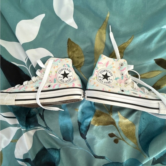 VGUC Unicorn Converse - Picture 4 of 5